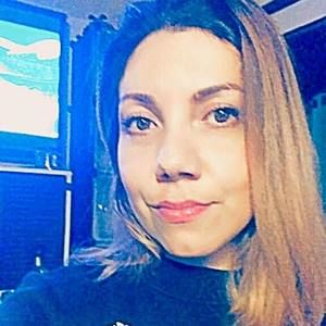 Meet your Posher, Maura